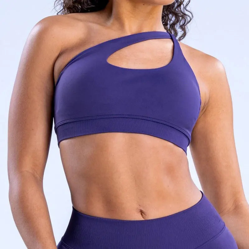 NCLAGEN Active Top – Asymmetrisch, elegant & perfekt fürs Workout. Stylisch, stützend & nahtlos. Rückenausschnitt & maximaler Komfort