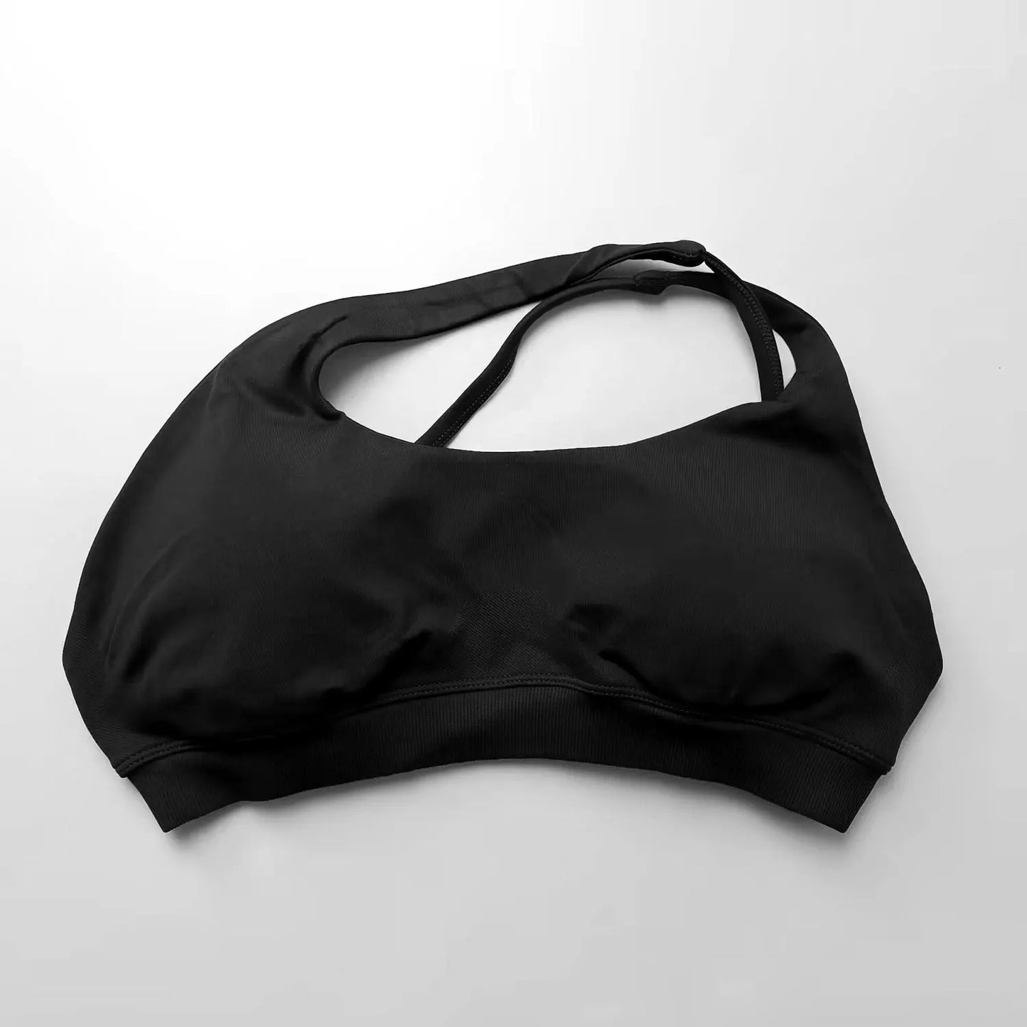 NCLAGEN Active Top – Asymmetrisch, elegant & perfekt fürs Workout. Stylisch, stützend & nahtlos. Rückenausschnitt & maximaler Komfort