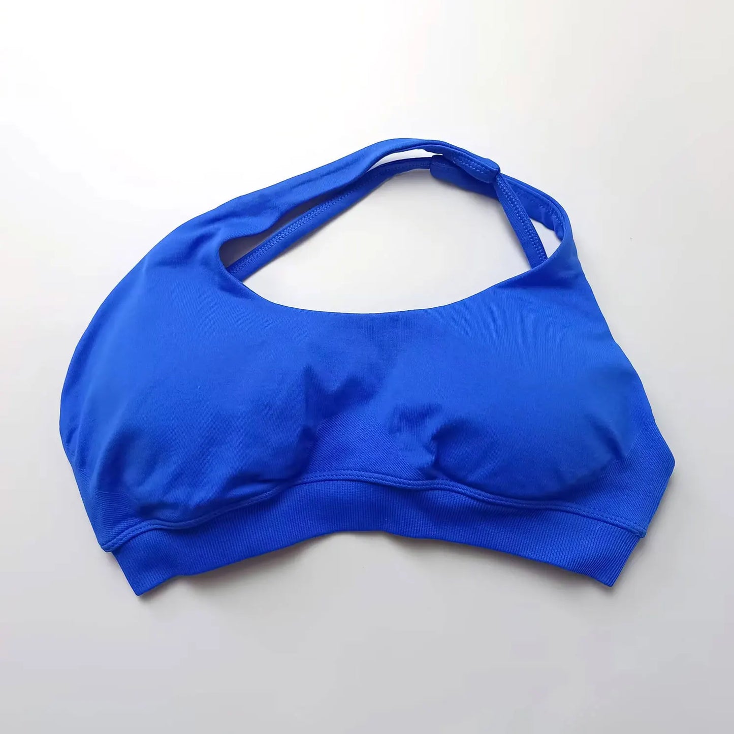 NCLAGEN Active Top – Asymmetrisch, elegant & perfekt fürs Workout. Stylisch, stützend & nahtlos. Rückenausschnitt & maximaler Komfort